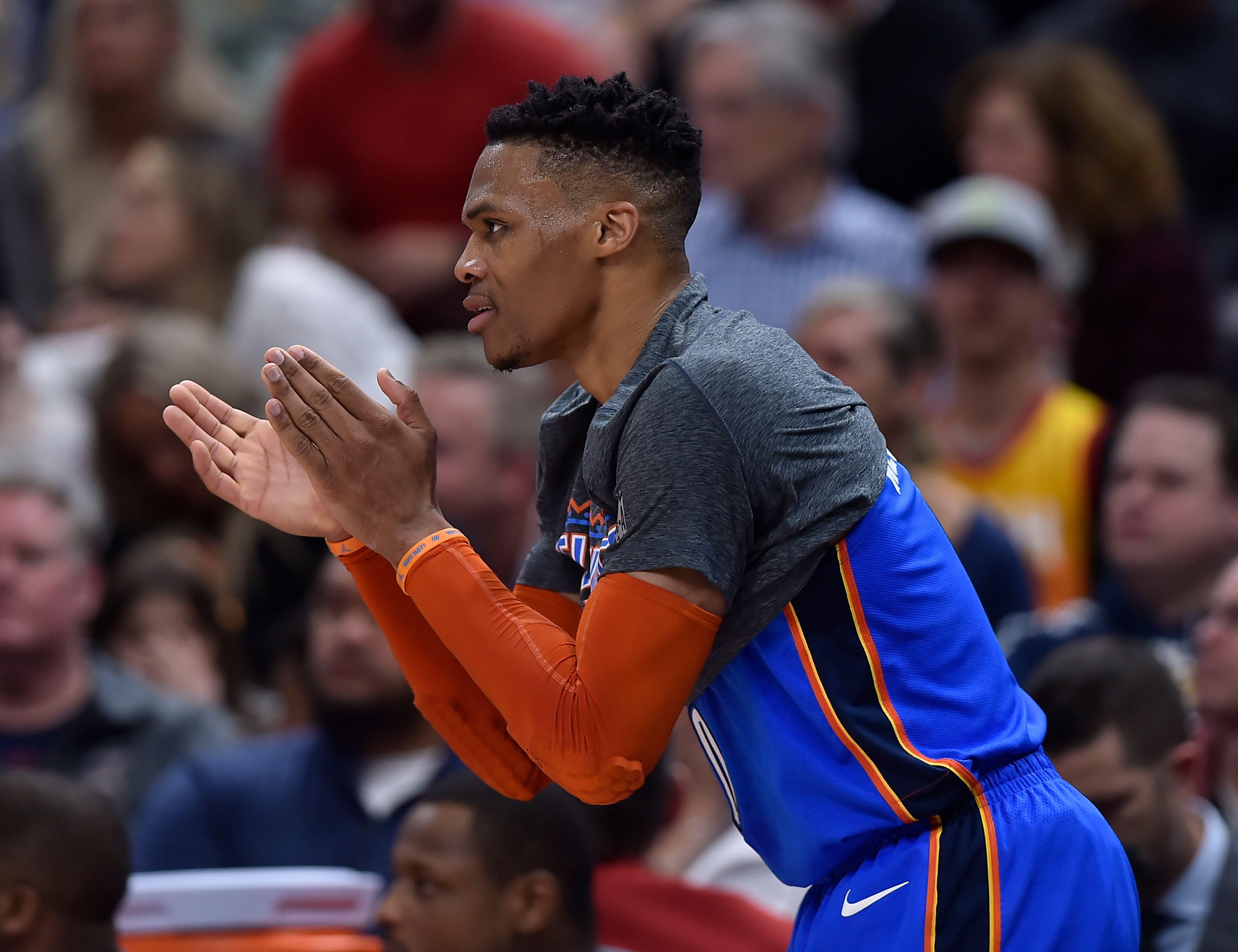 并公开表达 并公开表达