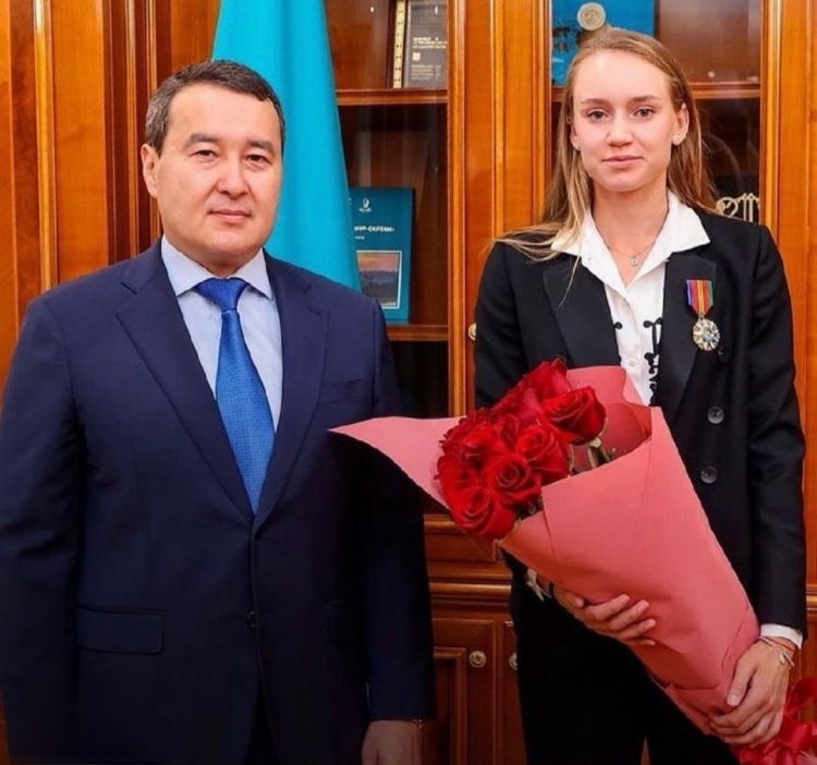 胡荷韬的成 胡荷韬的成