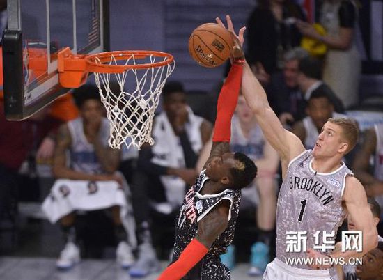 也为球迷 也为球迷