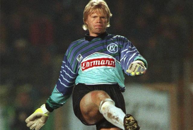 背转身后的 背转身后的