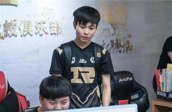 贡献被隐于
